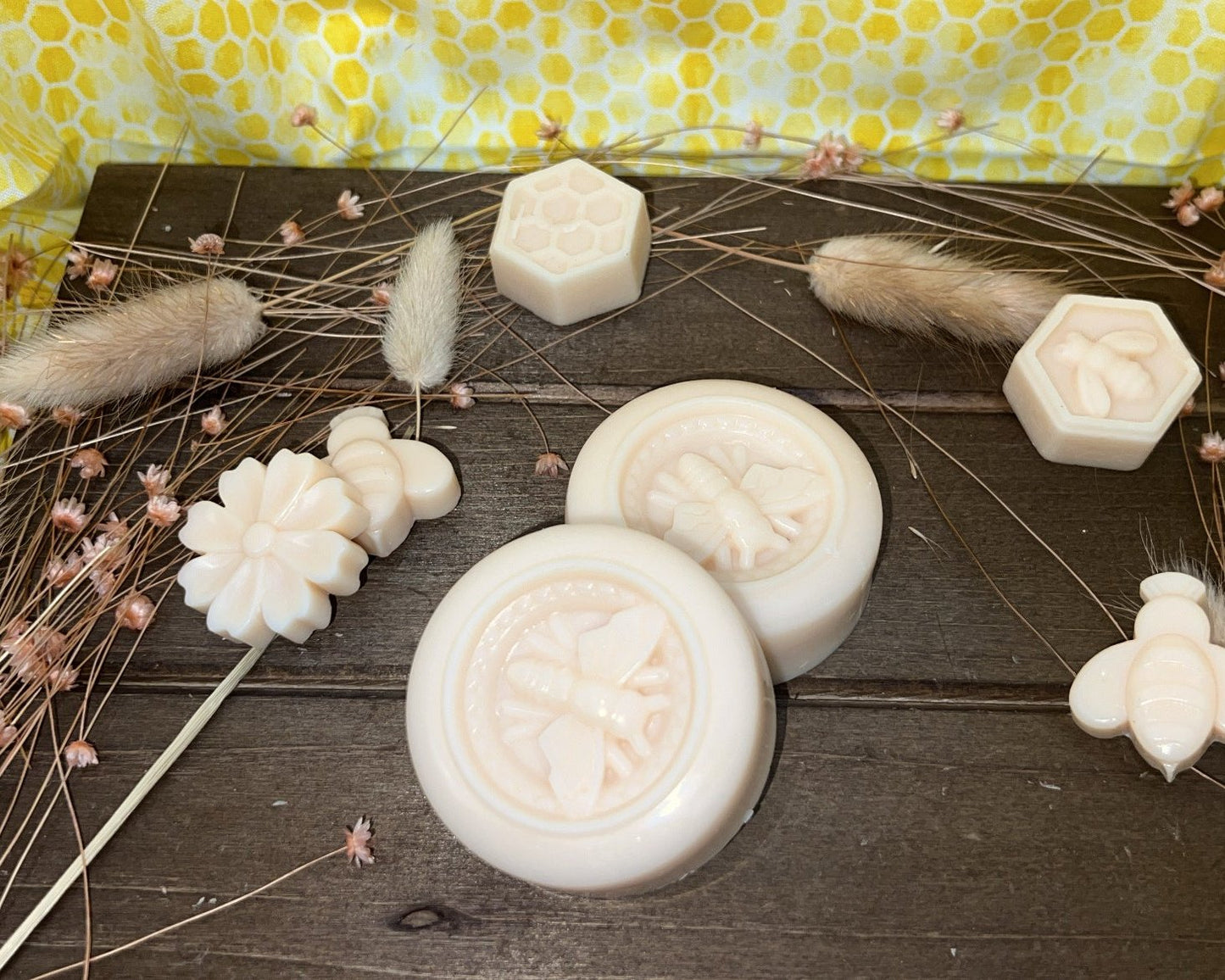 HiveAromas Round Waxmelts | Scented Oatmeal Milk&Honey